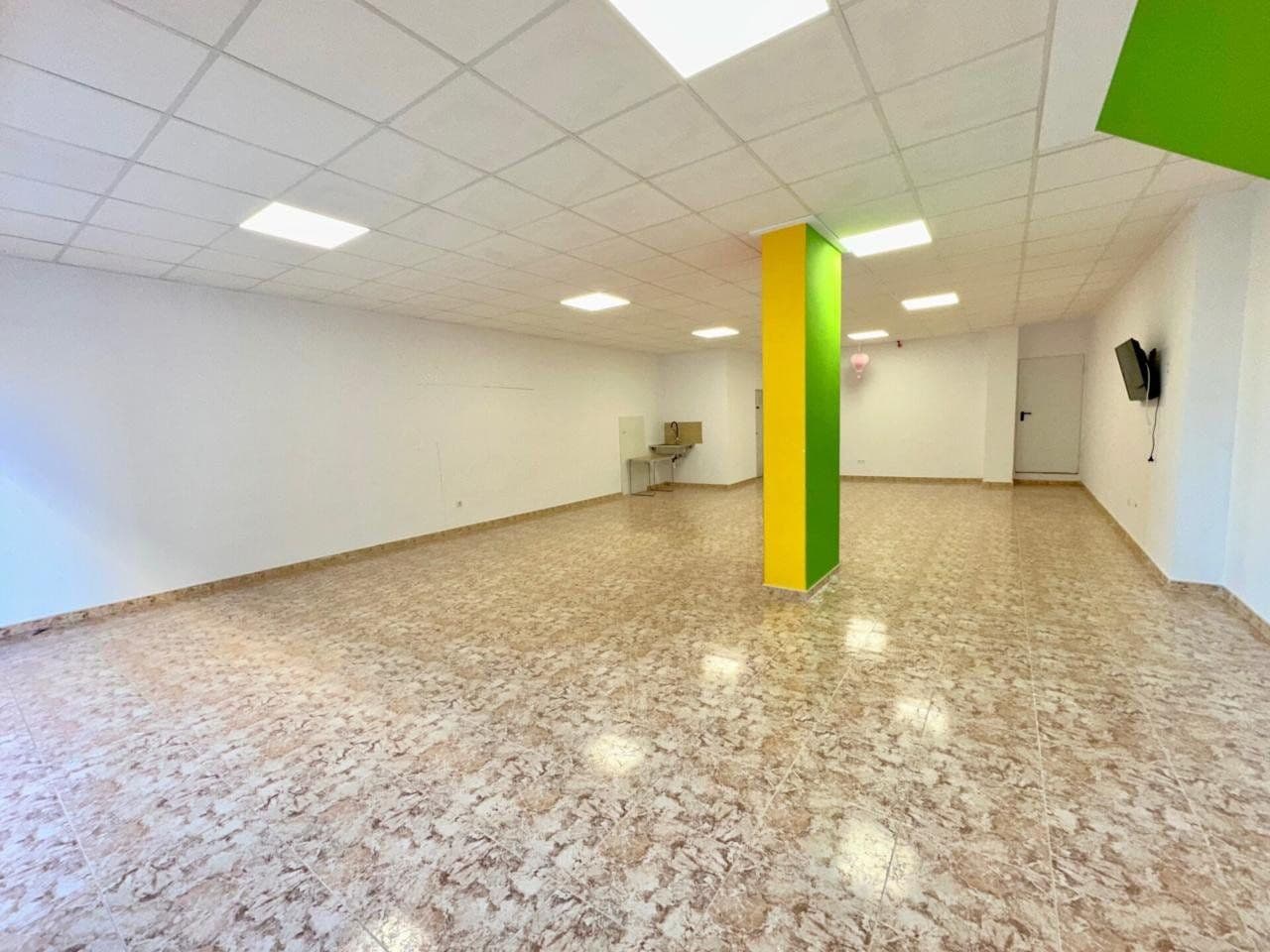 Local polivalente de 95 m² junto al Jardín Botànic Calduch - 4