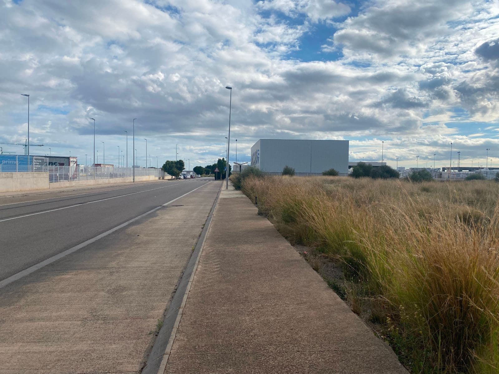 Parcela industrial de 16.080 m² junto al centro logístico Amazon en Onda - 5