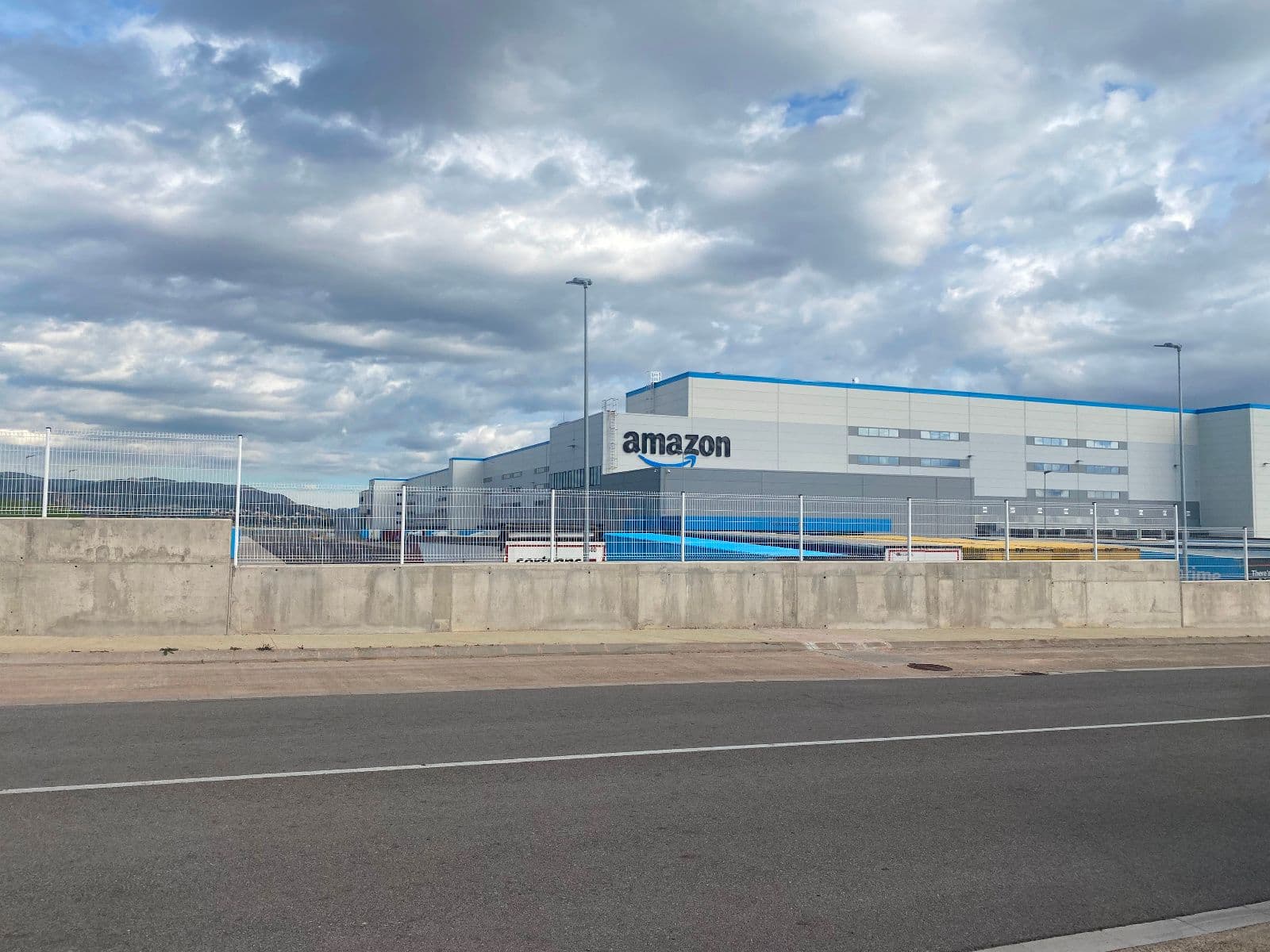 Parcela industrial de 5.982 m² junto al centro logístico Amazon en Onda - 3