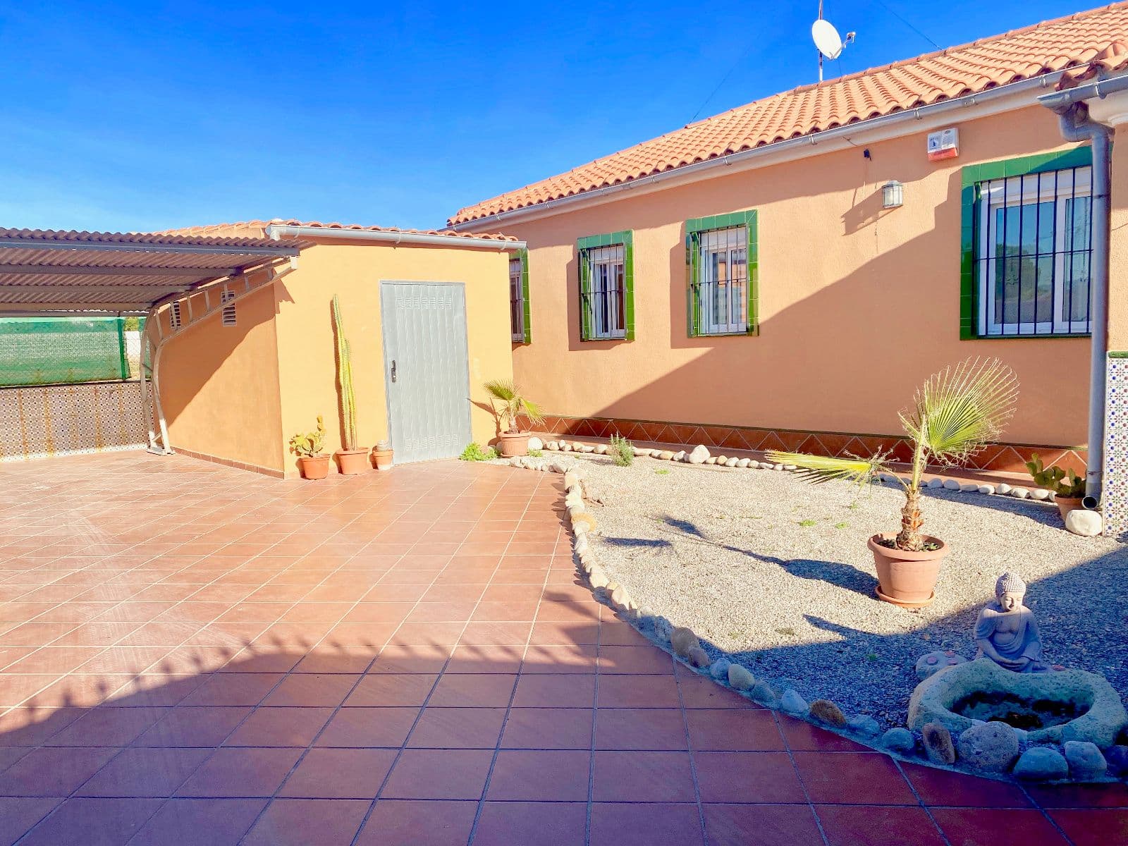 Chalet en el Madrigal de Vila-real con parcela y en una sola planta - 2