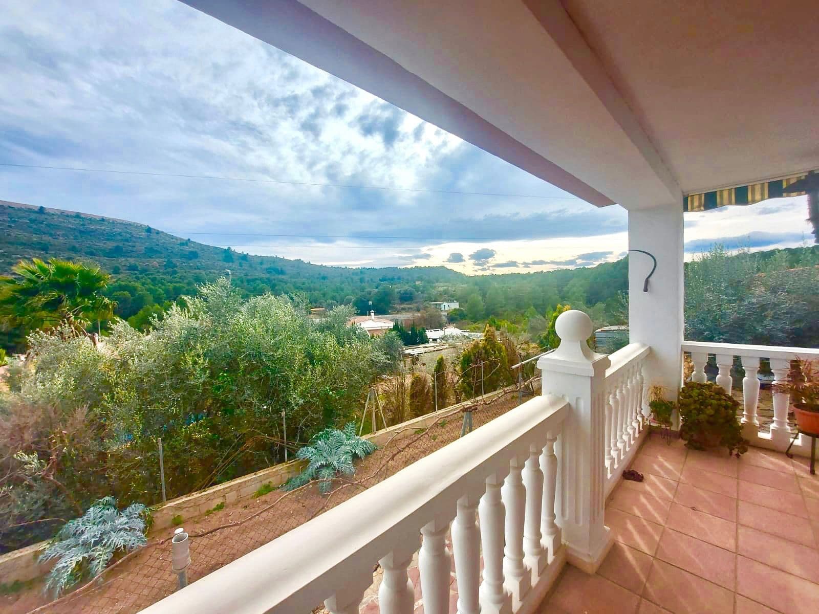 Chalet con parcela de 1.069 m² y piscina en Alcora - 3