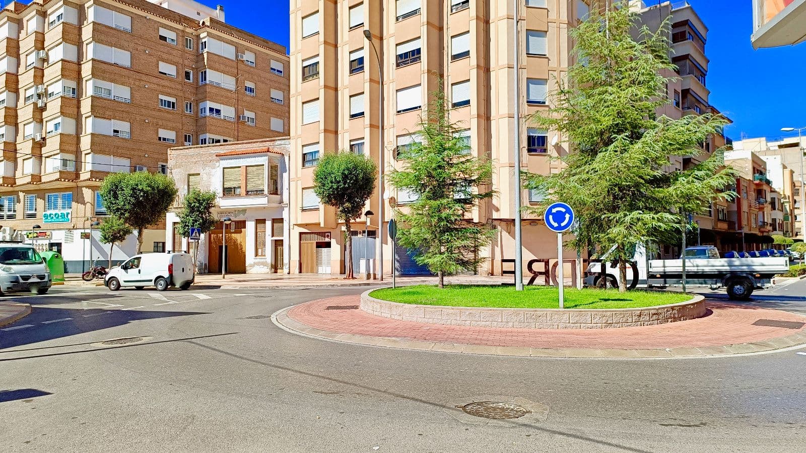 Solar urbano edificable con gran potencial en avenida de Vila-real - 2