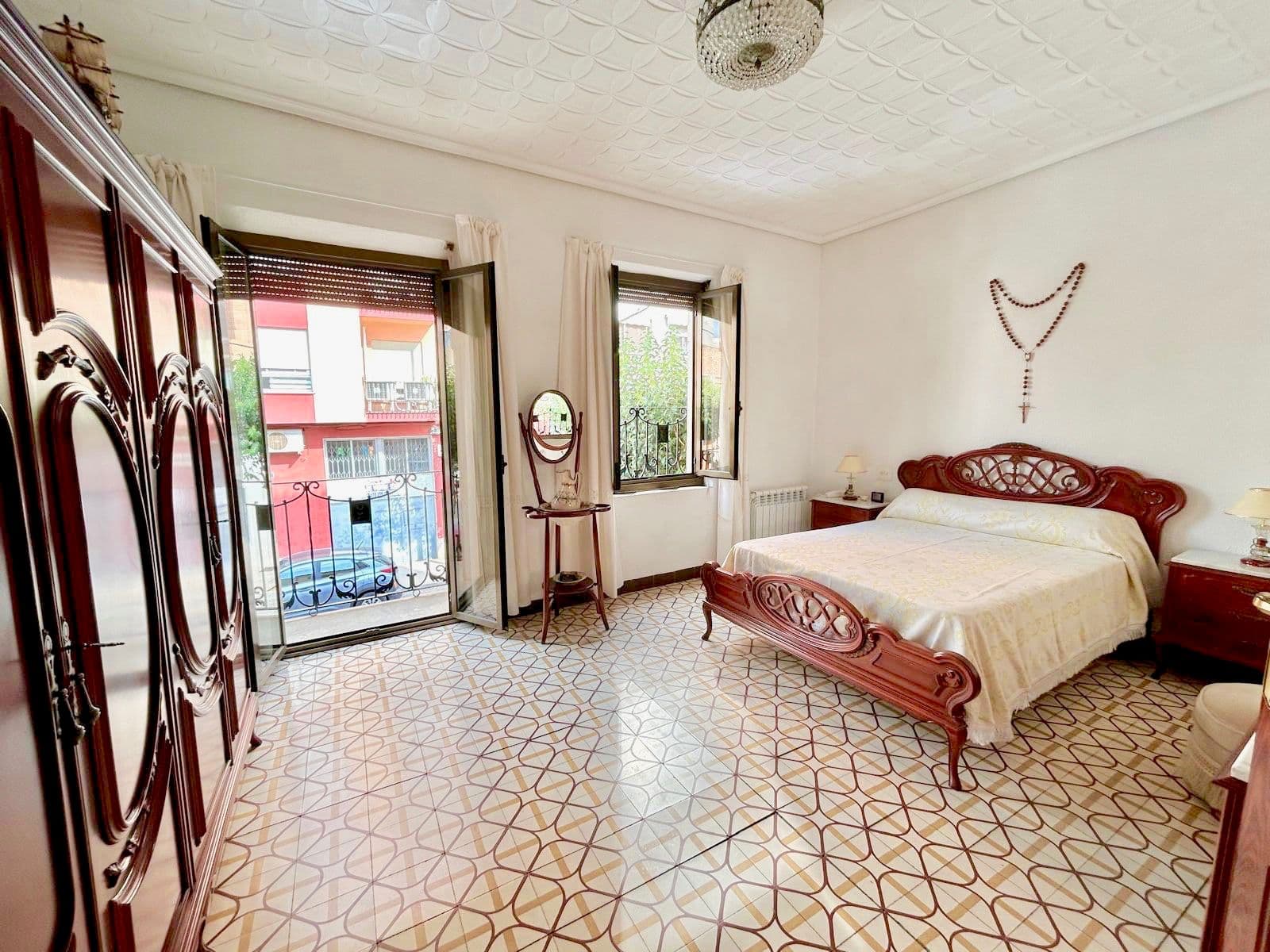 Casa amplia con garaje y doble acceso en el centro de Vila-real - 3