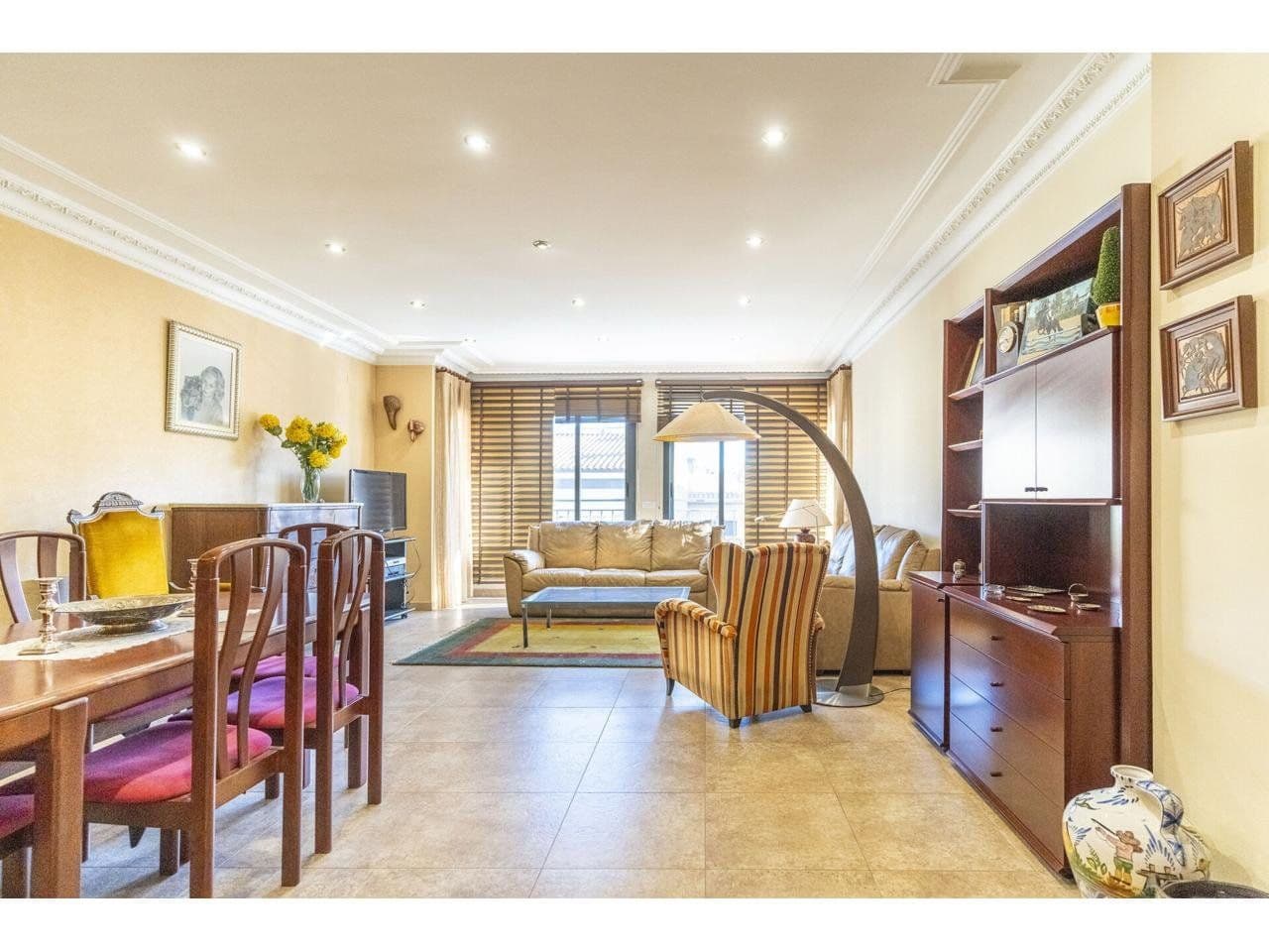 Piso amplio y luminoso en Vila-real con 5 habitaciones y garaje