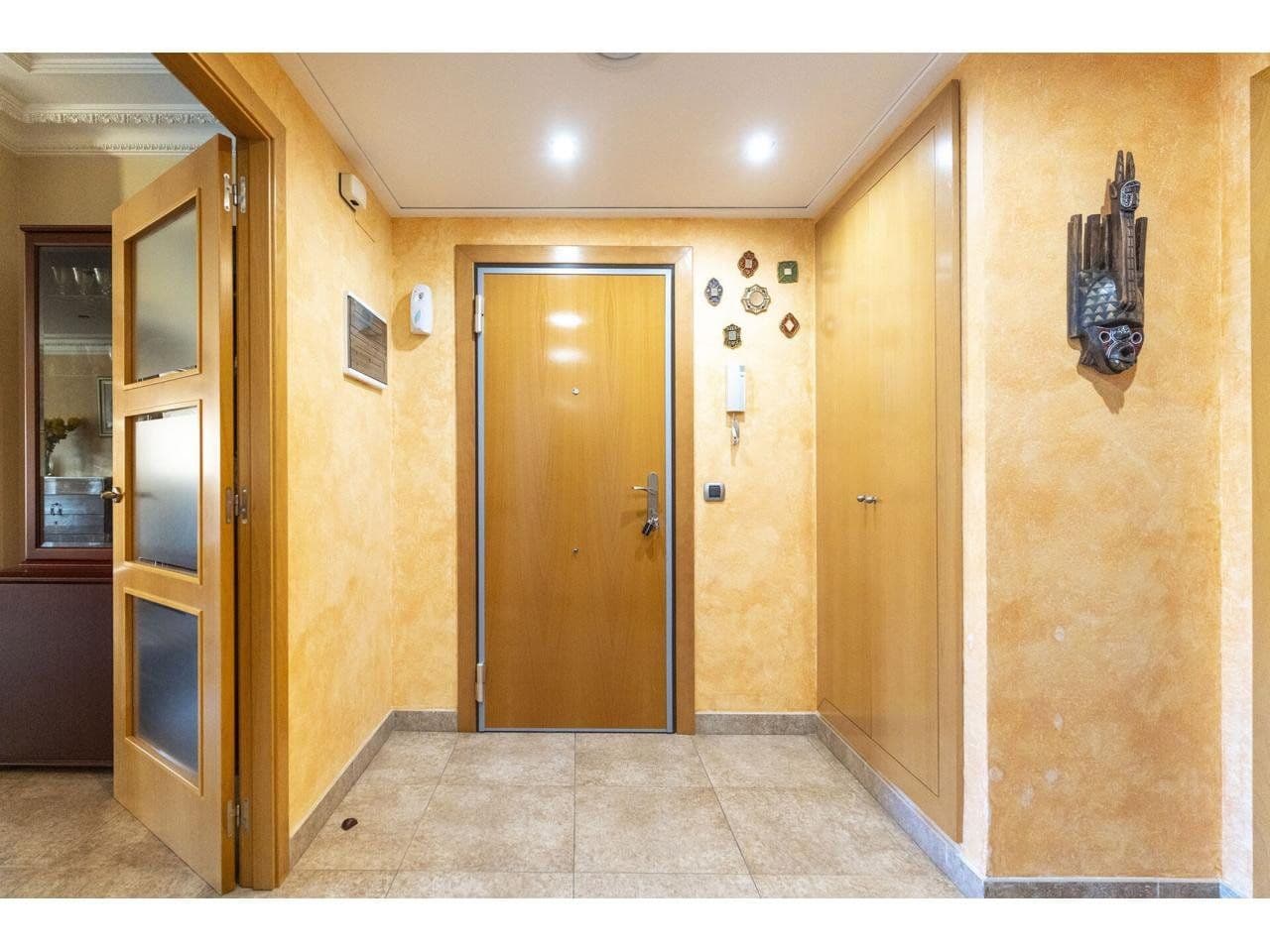 Piso amplio y luminoso en Vila-real con 5 habitaciones y garaje - 4