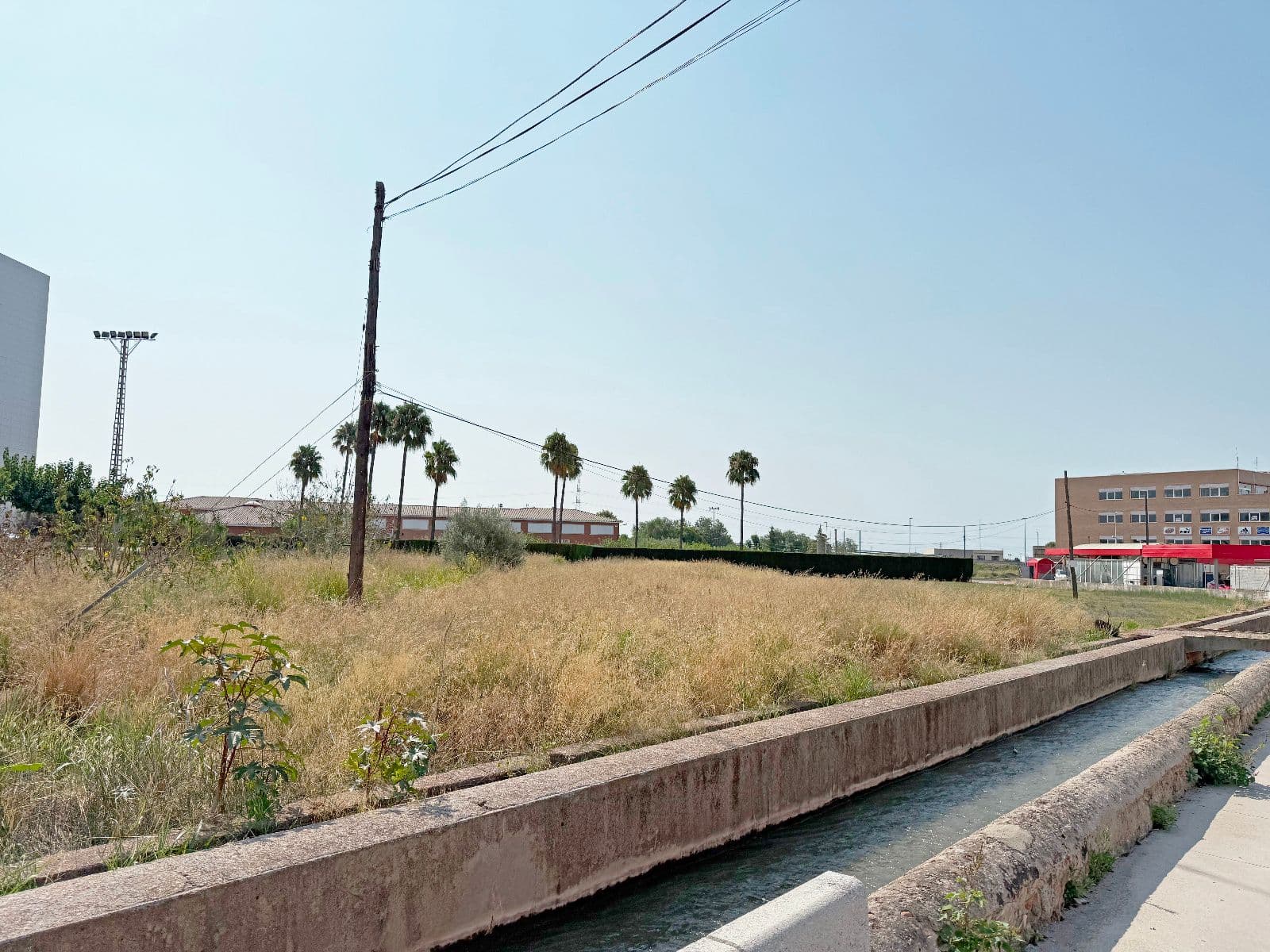 Terreno urbano 1.589 m² en Vila-real con uso terciario - 2