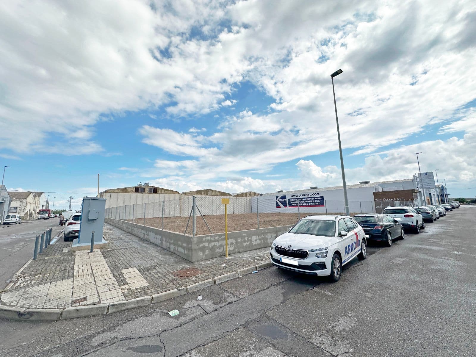 Parcela esquinera 1683 m² en Polígono Imepiel Vall d'Uixó - 4