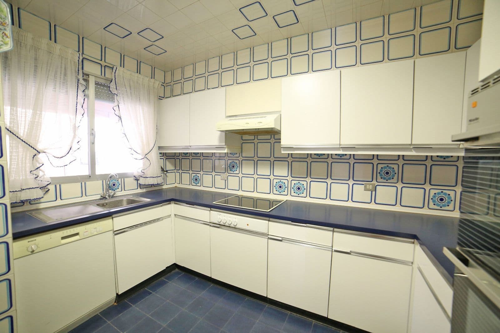 Piso señorial en Plaza Mayor de Vila-real con terrazas y ascensor - 3