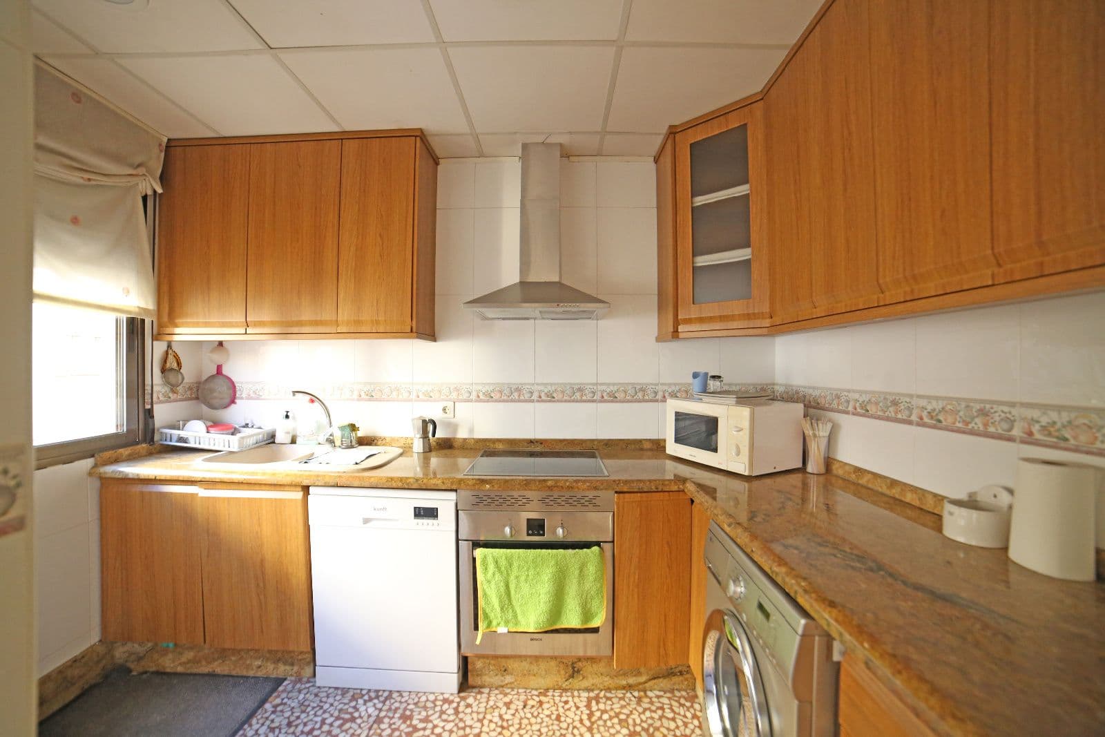 Casa esquinera en Vila-real con 5 habitaciones y garaje para 3 coches - 2