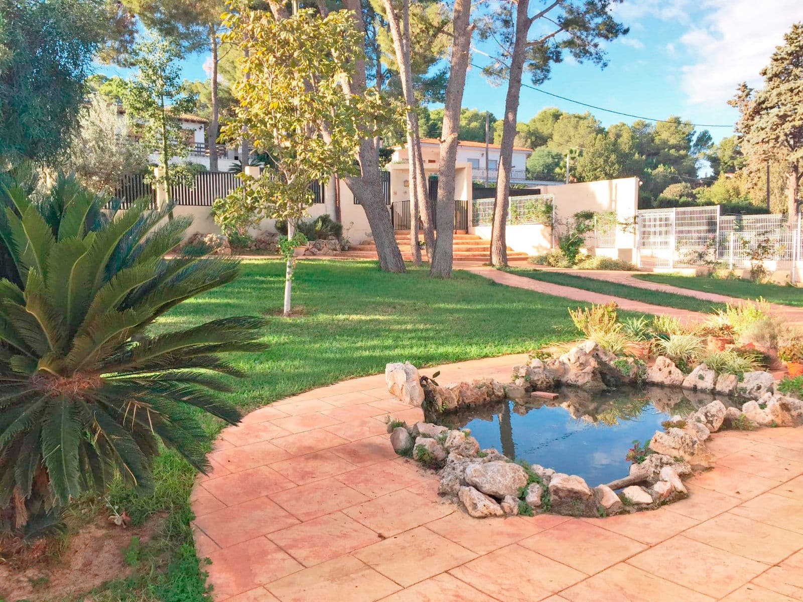 Chalet independiente en El Pinar de Picassent con vistas y parcela - 4