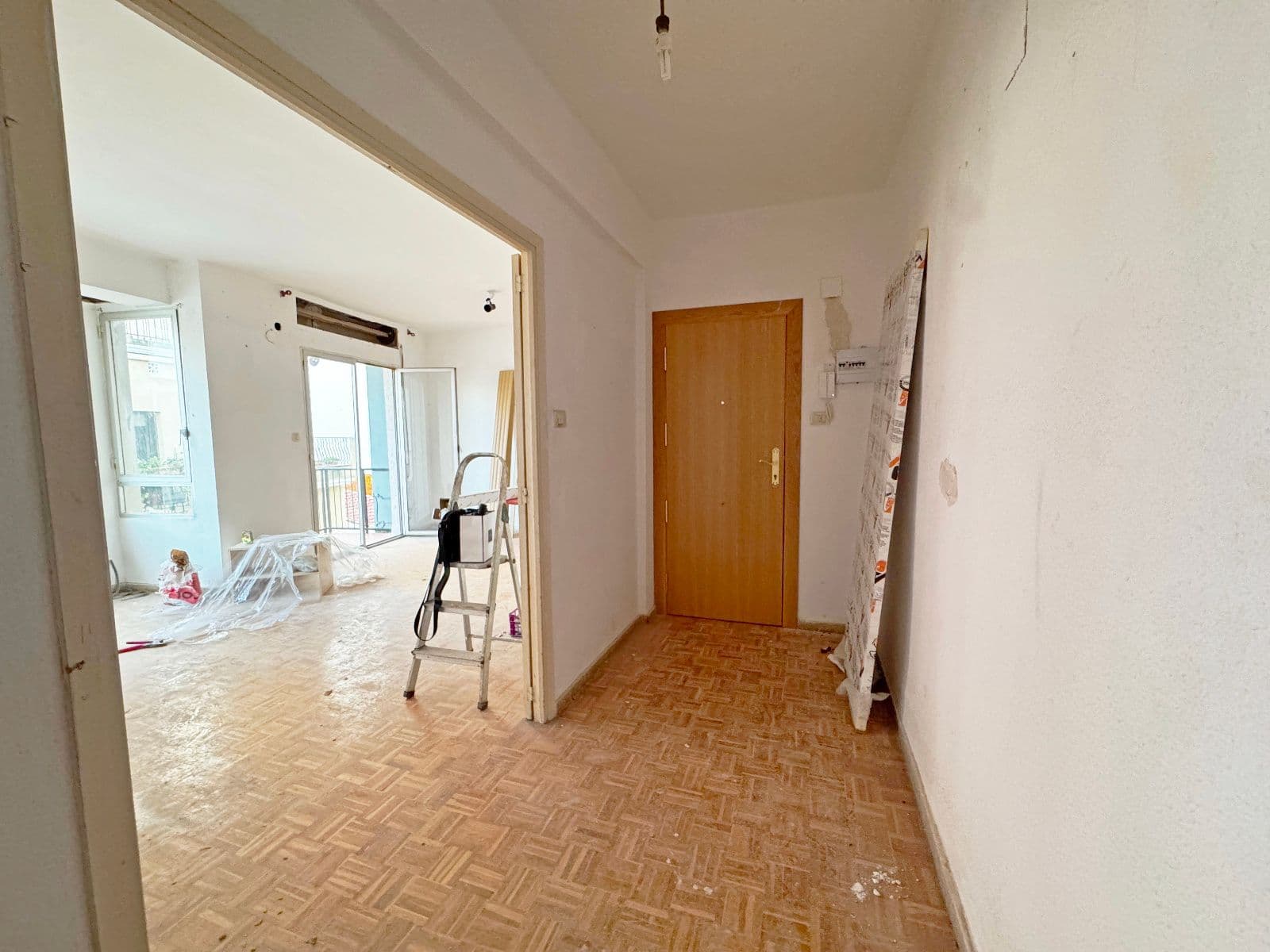 Edificio con local y viviendas en rentabilidad - 4