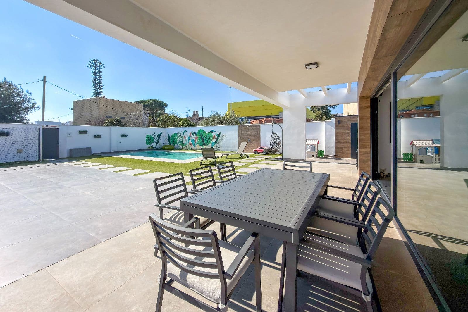 Chalet amplio, moderno y con piscina en Madrigal - 2