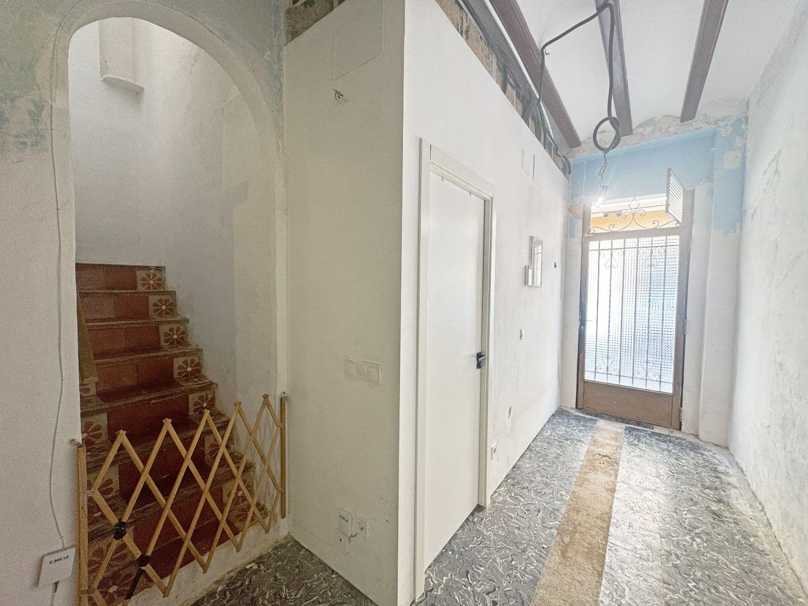 Casa con terraza para reformar en Burriana - 5