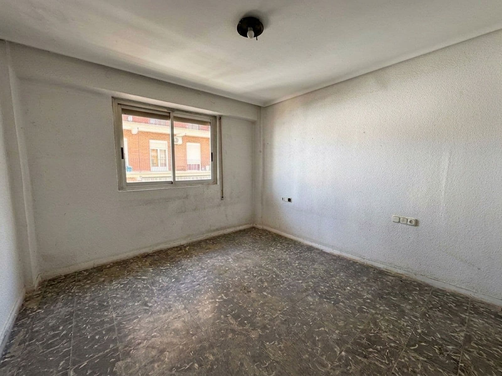 Piso de 4 habitaciones para reformar en Castellón - 4