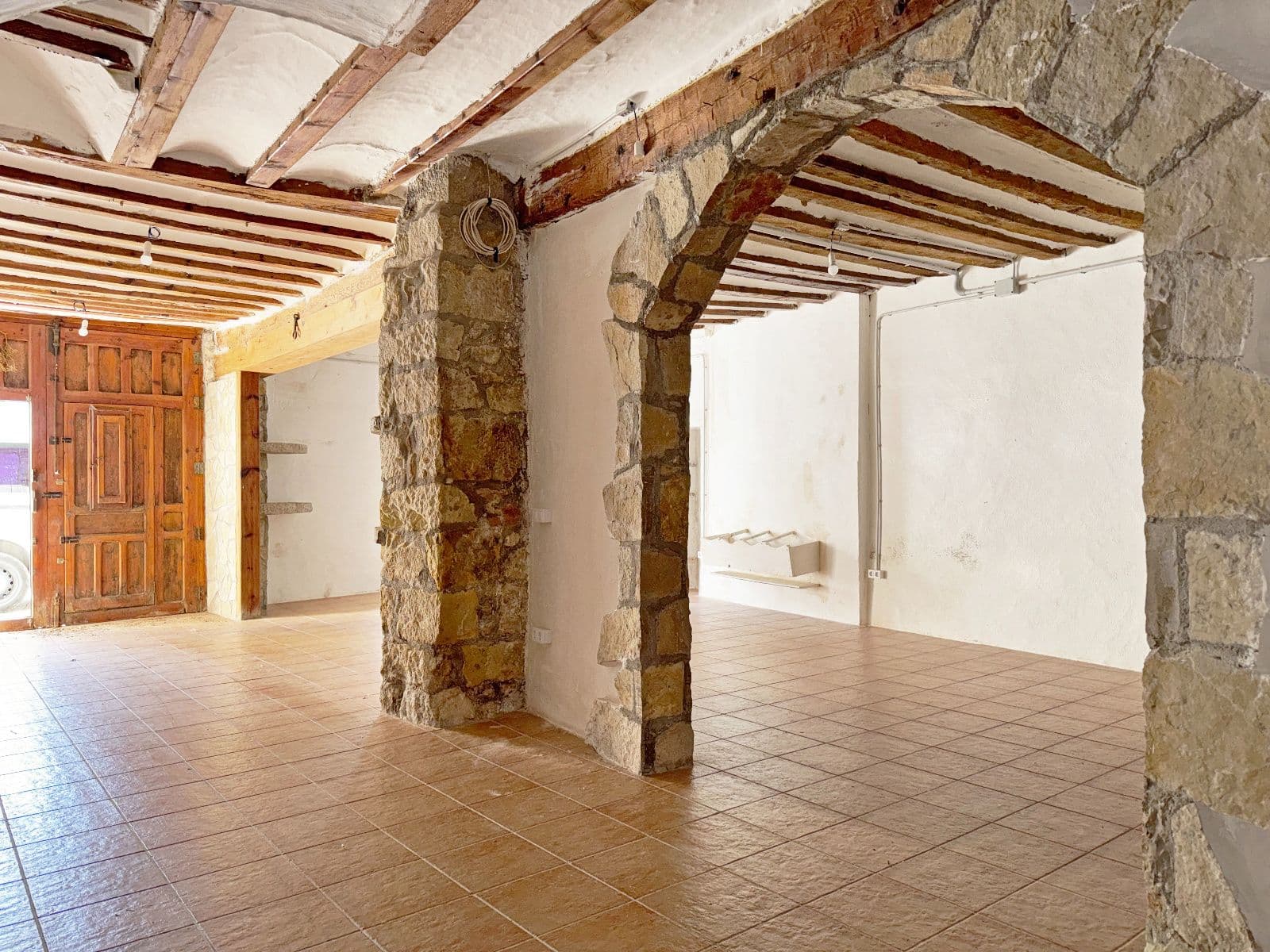 Casa reformada con local en planta baja en Vistabella del Maestrat - 2