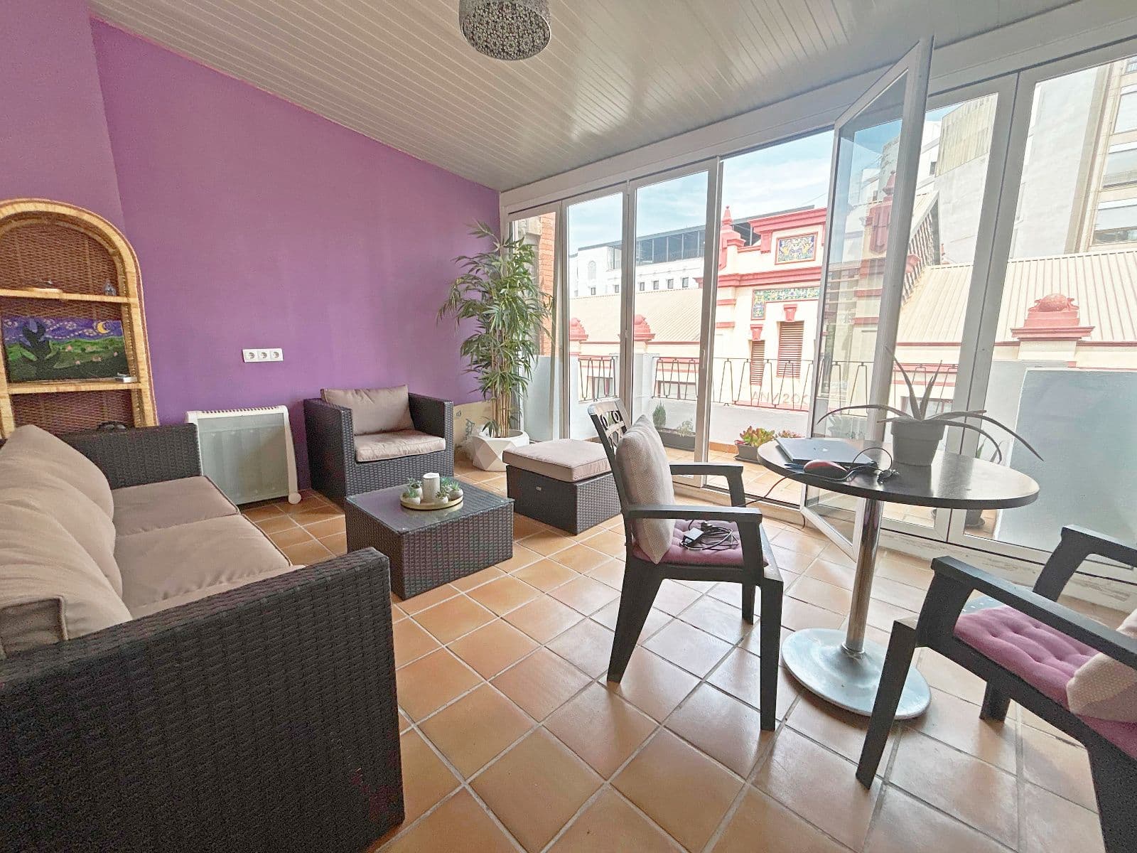 Casa con local y terrazas en centro de Almazora